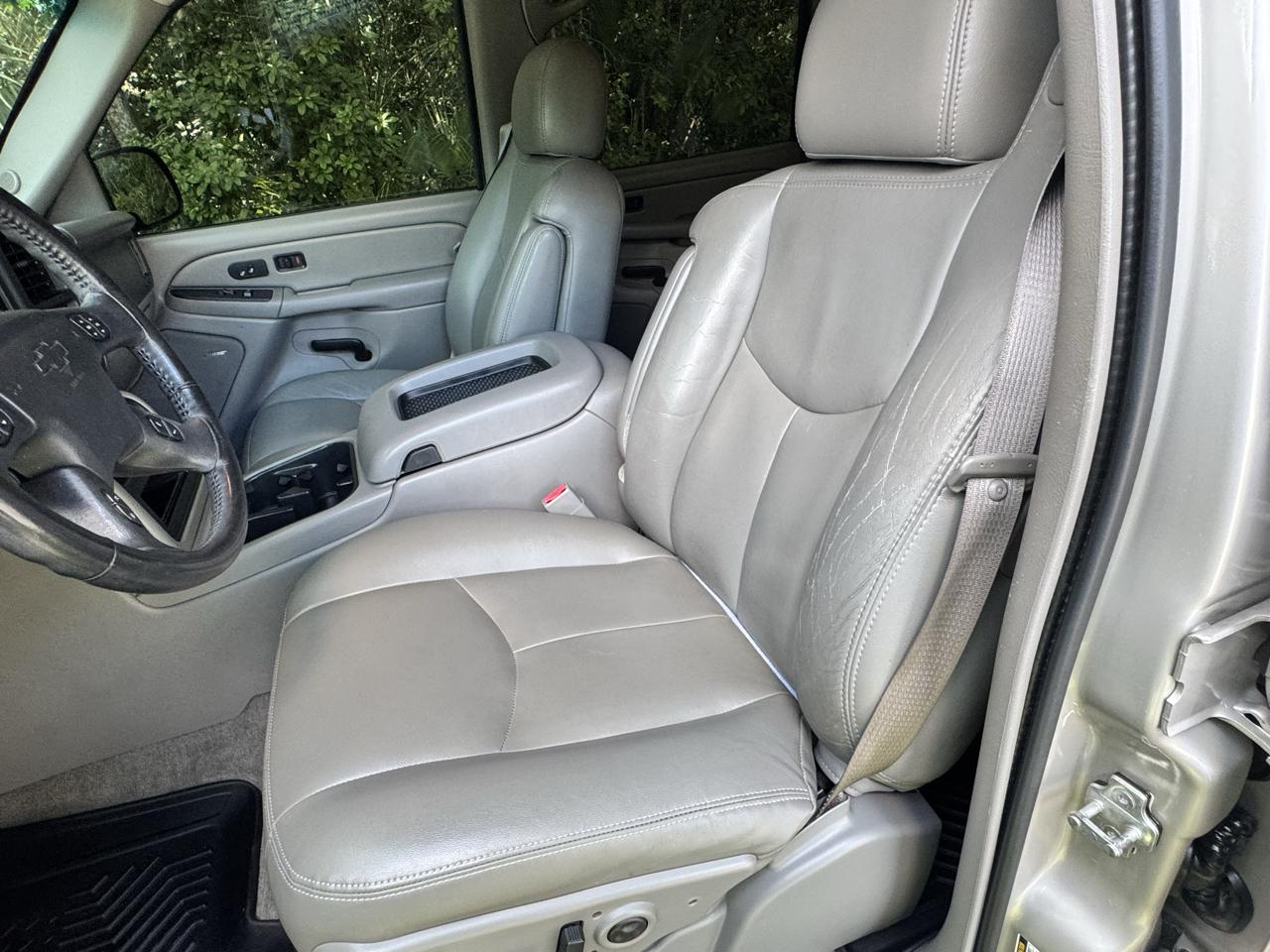 Chevrolet Suburban 4dr 1500 4WD LT 2005