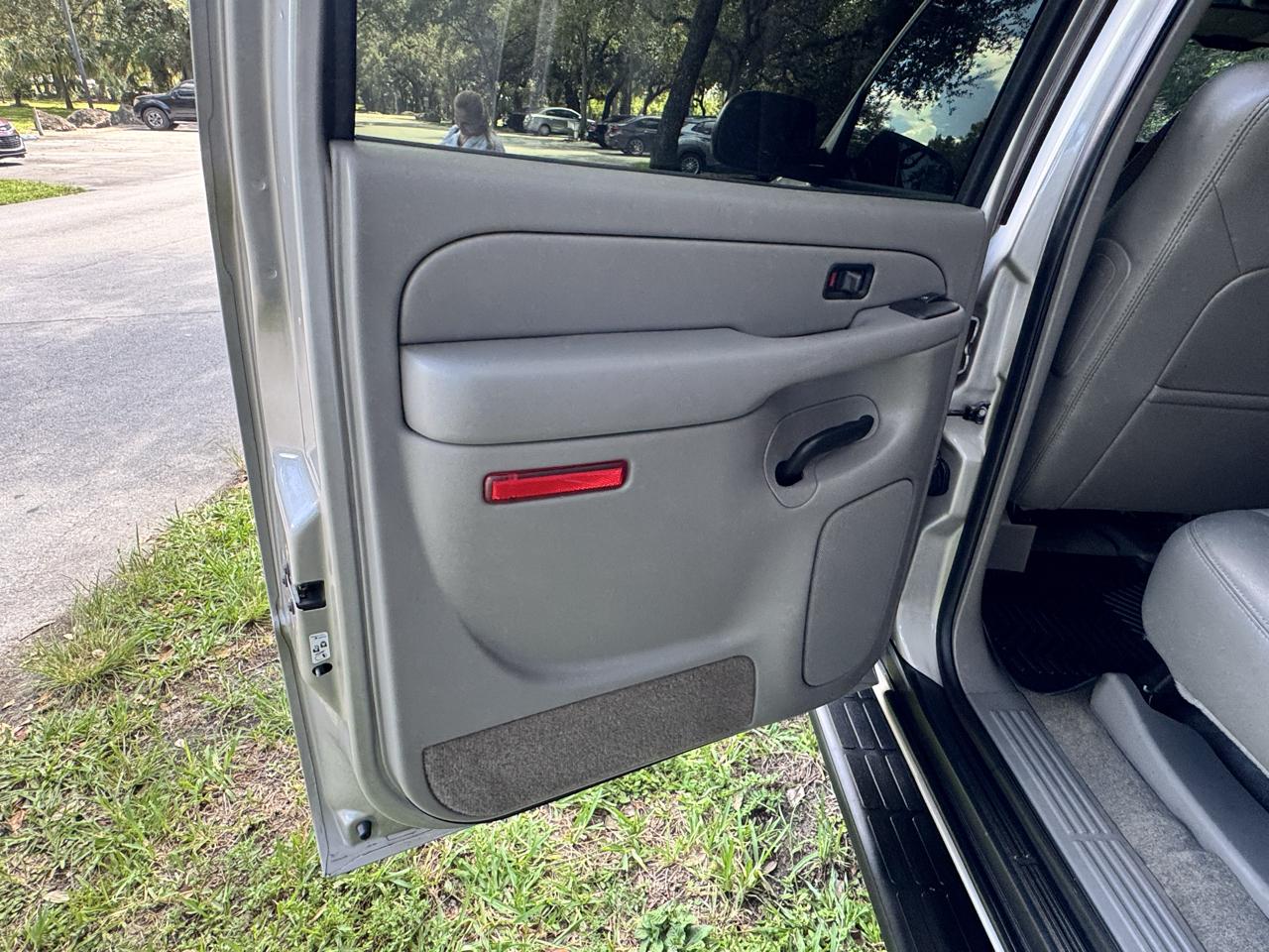 Chevrolet Suburban 4dr 1500 4WD LT 2005