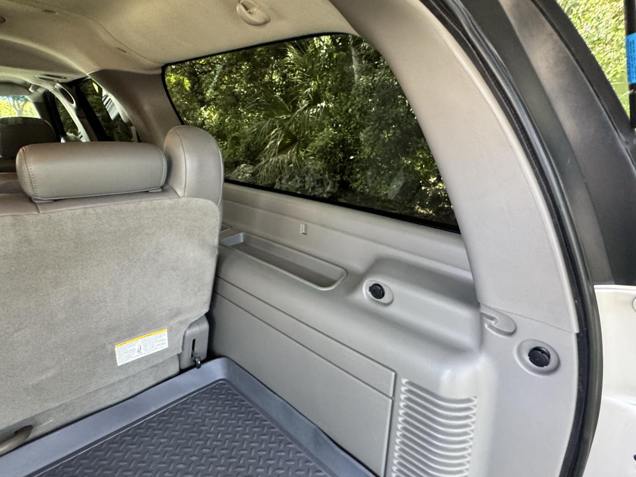 Chevrolet Suburban 4dr 1500 4WD LT 2005