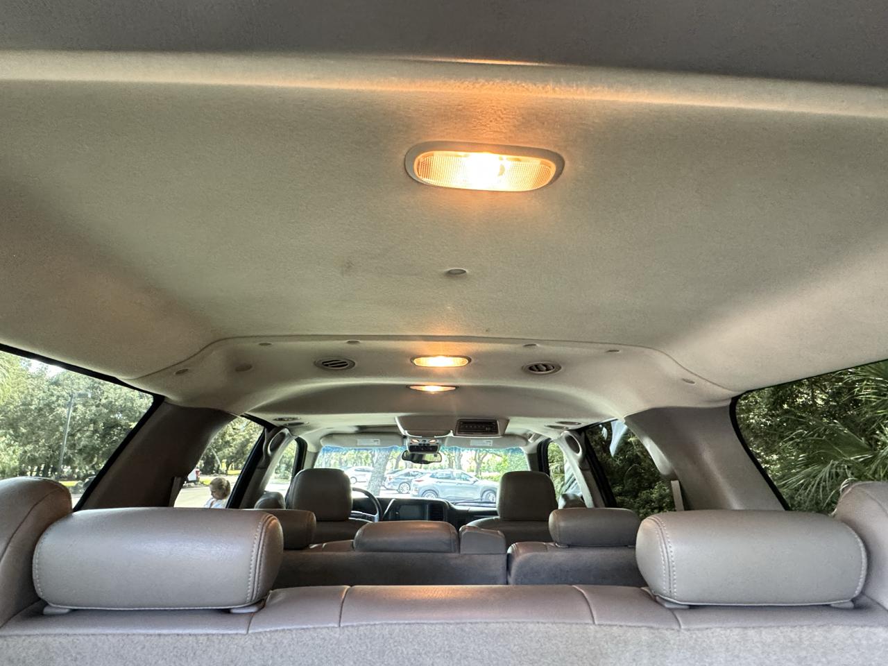 Chevrolet Suburban 4dr 1500 4WD LT 2005