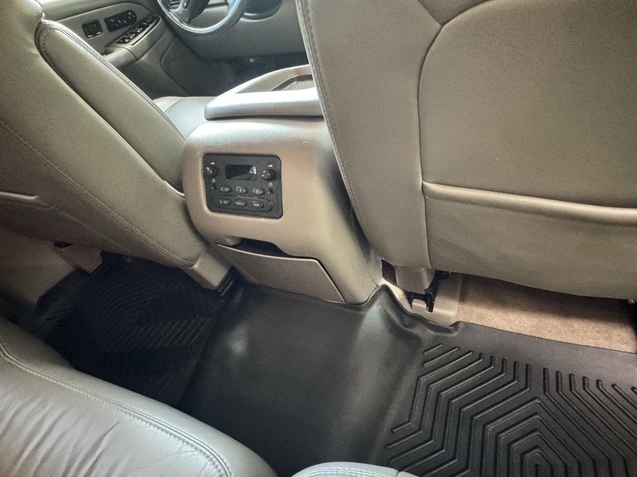 Chevrolet Suburban 4dr 1500 4WD LT 2005