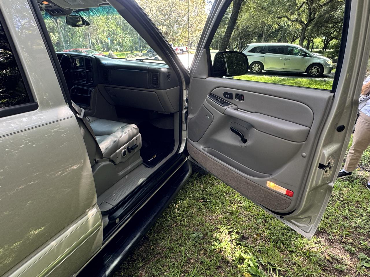 Chevrolet Suburban 4dr 1500 4WD LT 2005