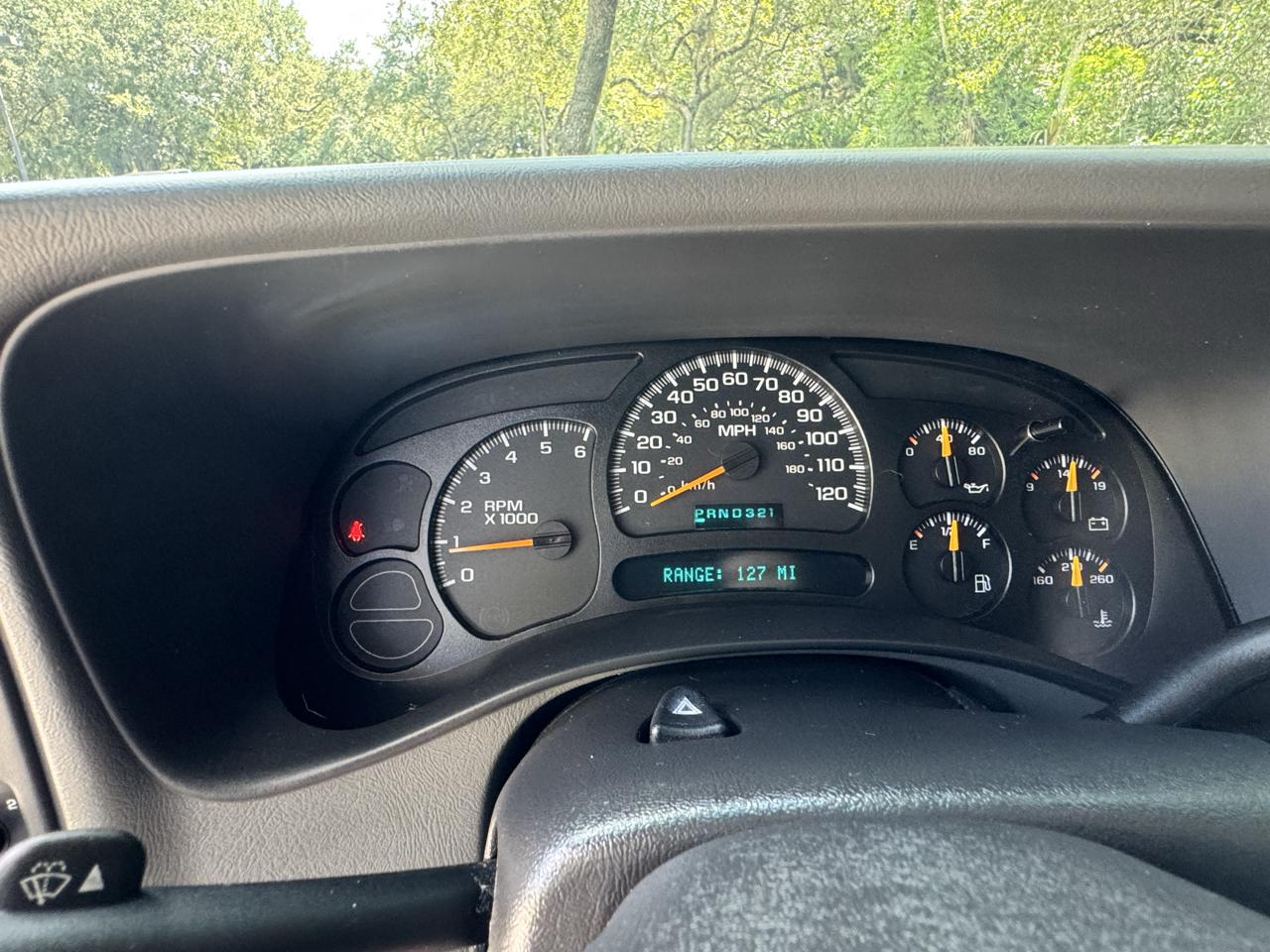 Chevrolet Suburban 4dr 1500 4WD LT 2005