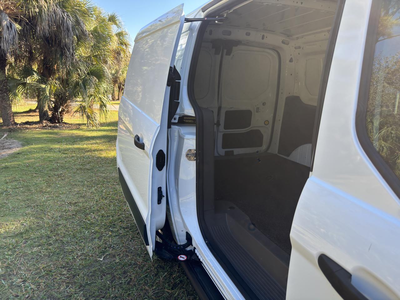 Ford Transit Connect Van XLT LWB w/Rear Symmetrical Doors 2022