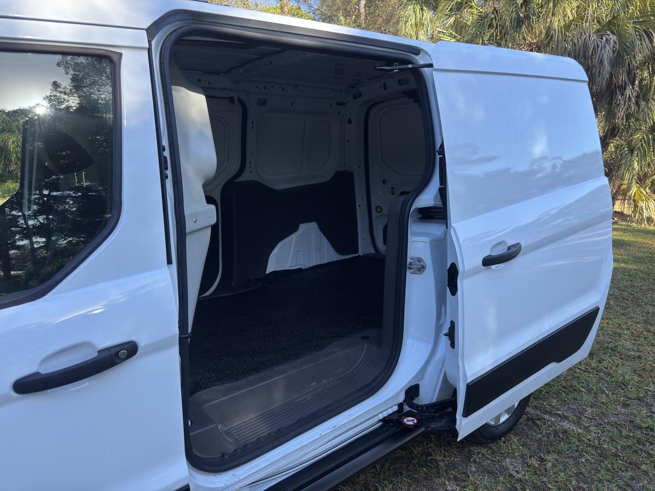 Ford Transit Connect Van XLT LWB w/Rear Symmetrical Doors 2022