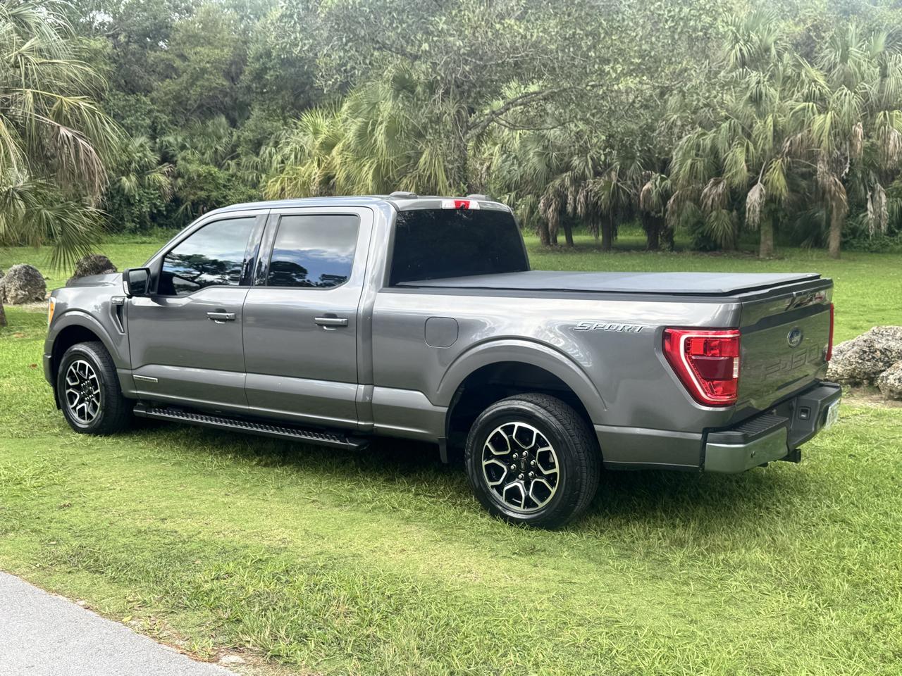 Ford F-150 XLT 2WD SuperCrew 6.5' Box 2021