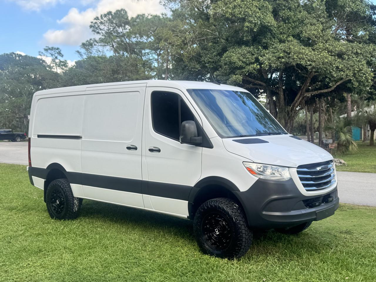 Freightliner Sprinter Cargo Van 2500 Standard Roof V6 144" 4WD 2019