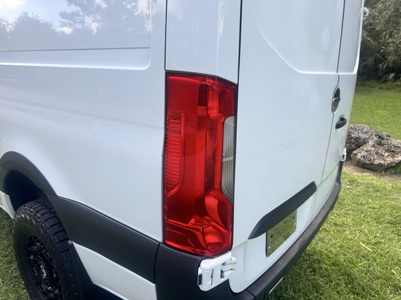 Freightliner Sprinter Cargo Van 2500 Standard Roof V6 144" 4WD 2019