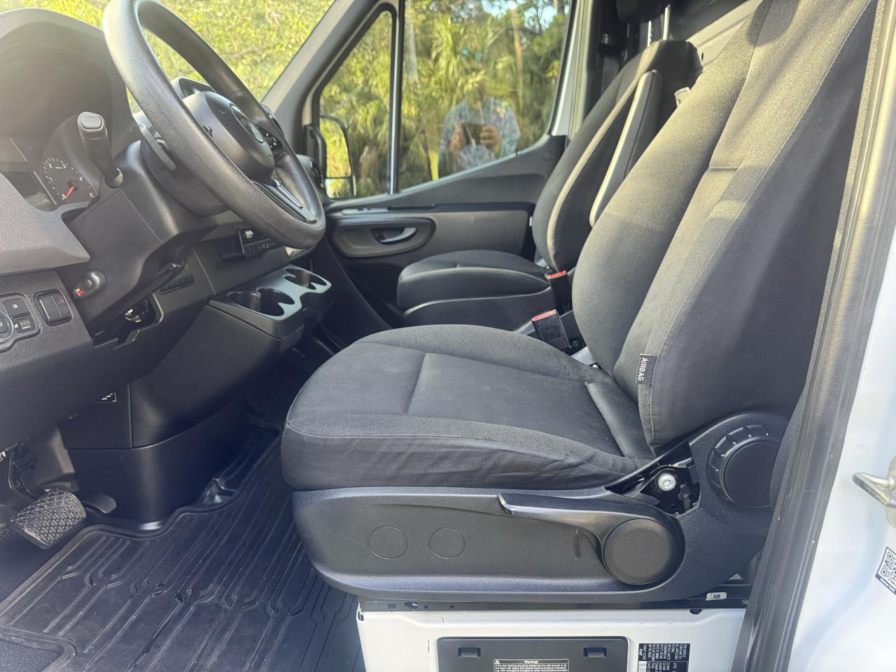 Freightliner Sprinter Cargo Van 2500 Standard Roof V6 144" 4WD 2019
