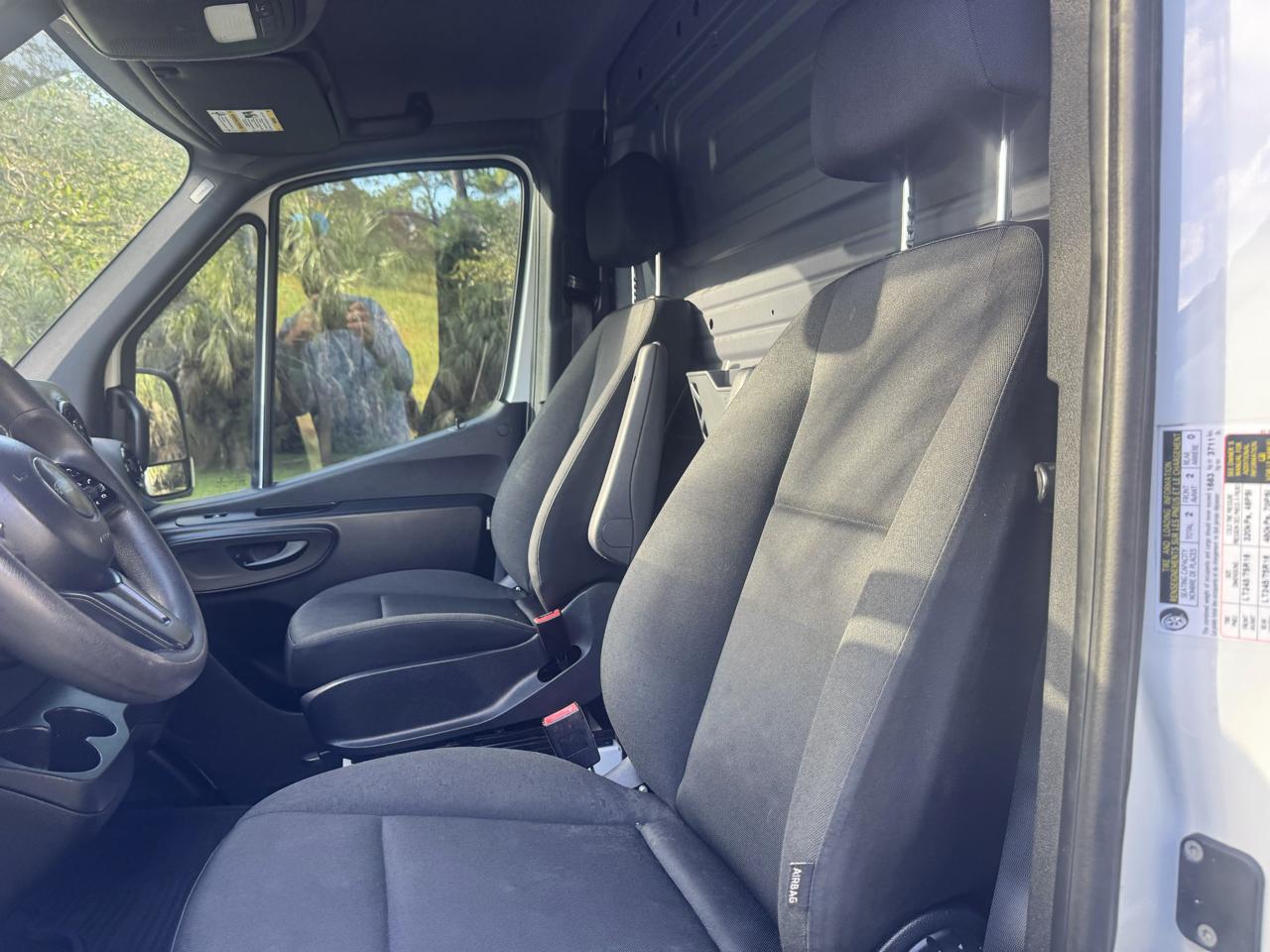 Freightliner Sprinter Cargo Van 2500 Standard Roof V6 144" 4WD 2019