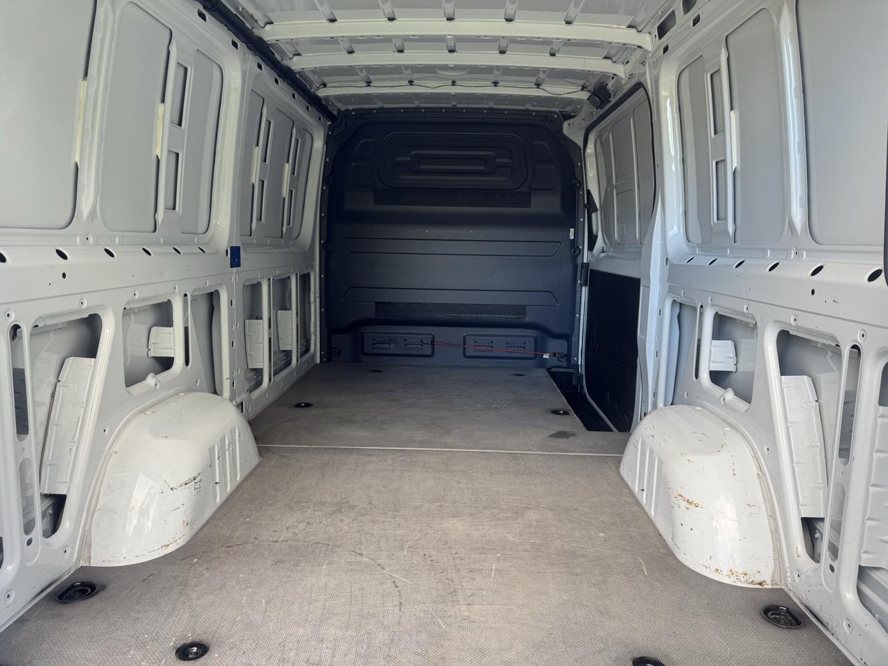 Freightliner Sprinter Cargo Van 2500 Standard Roof V6 144" 4WD 2019