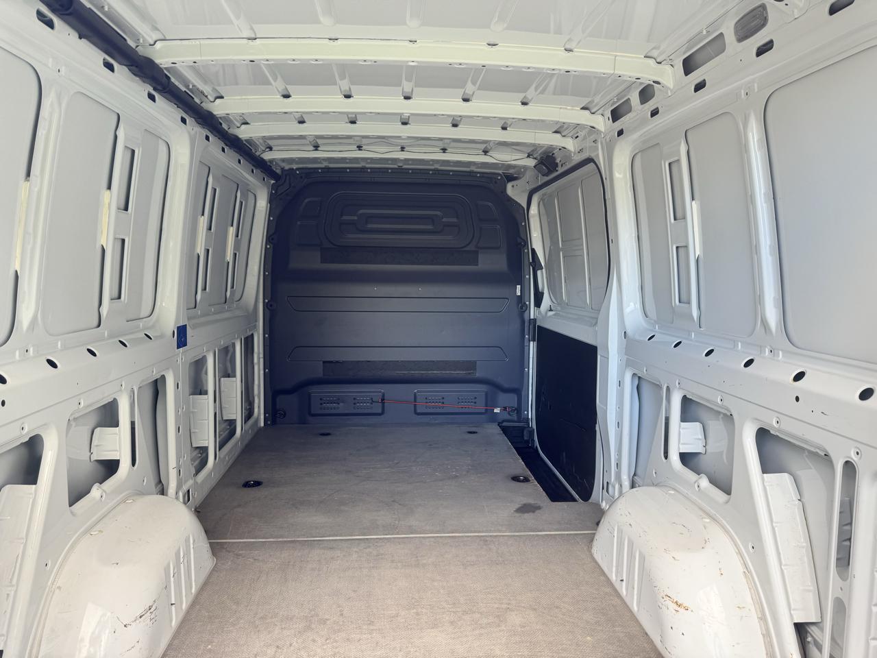 Freightliner Sprinter Cargo Van 2500 Standard Roof V6 144" 4WD 2019