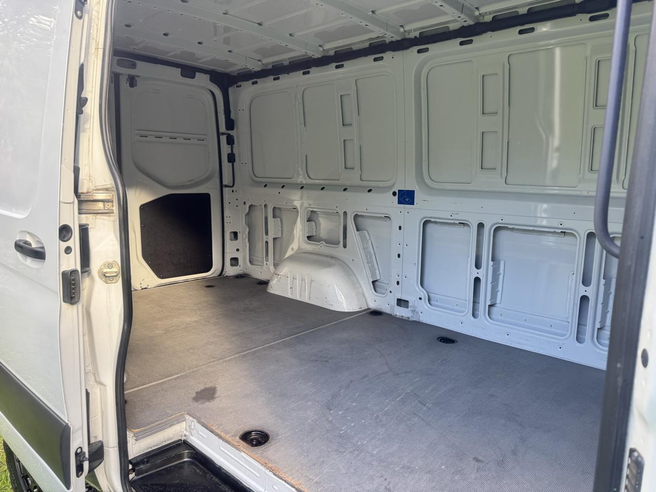 Freightliner Sprinter Cargo Van 2500 Standard Roof V6 144" 4WD 2019