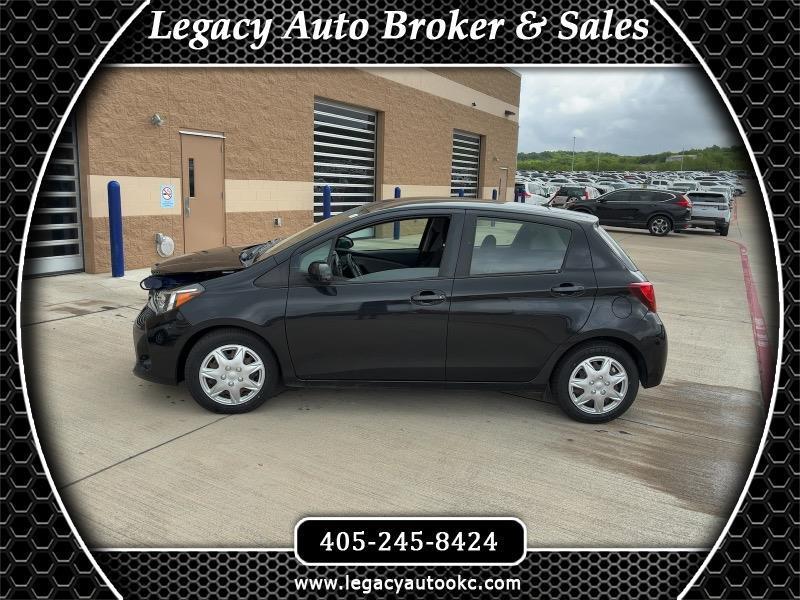 2015 Toyota Yaris LE 5-Door AT