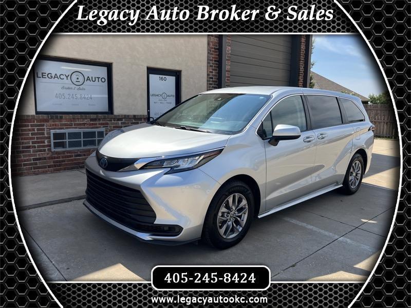 2023 Toyota Sienna LE 8-Passenger