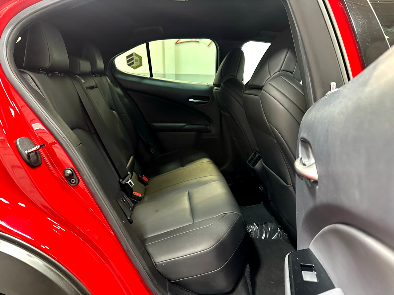 2021 Lexus UX 200 F SPORT photo 19