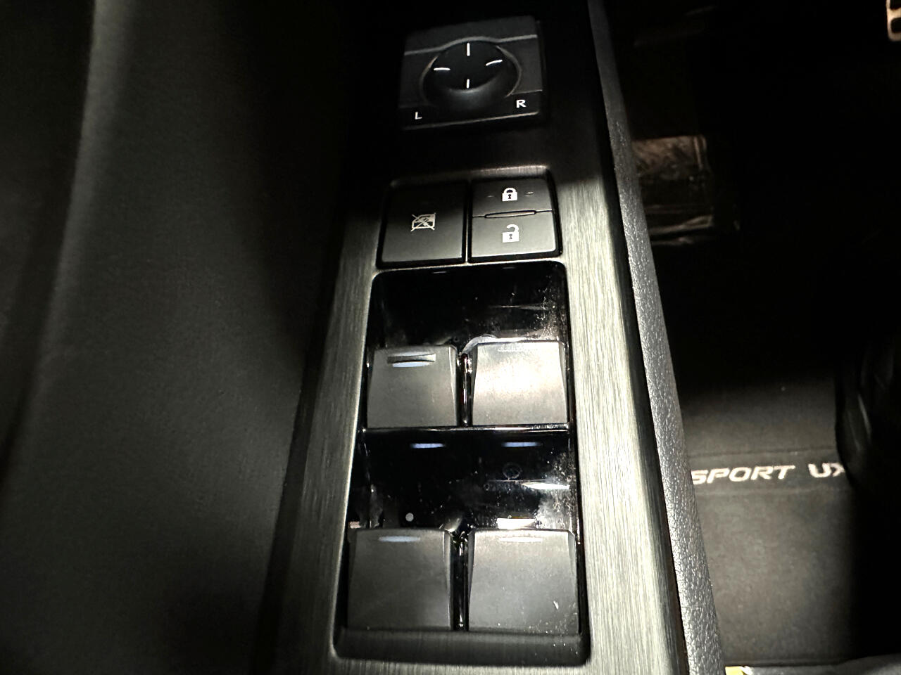 2021 Lexus UX 200 F SPORT photo 30