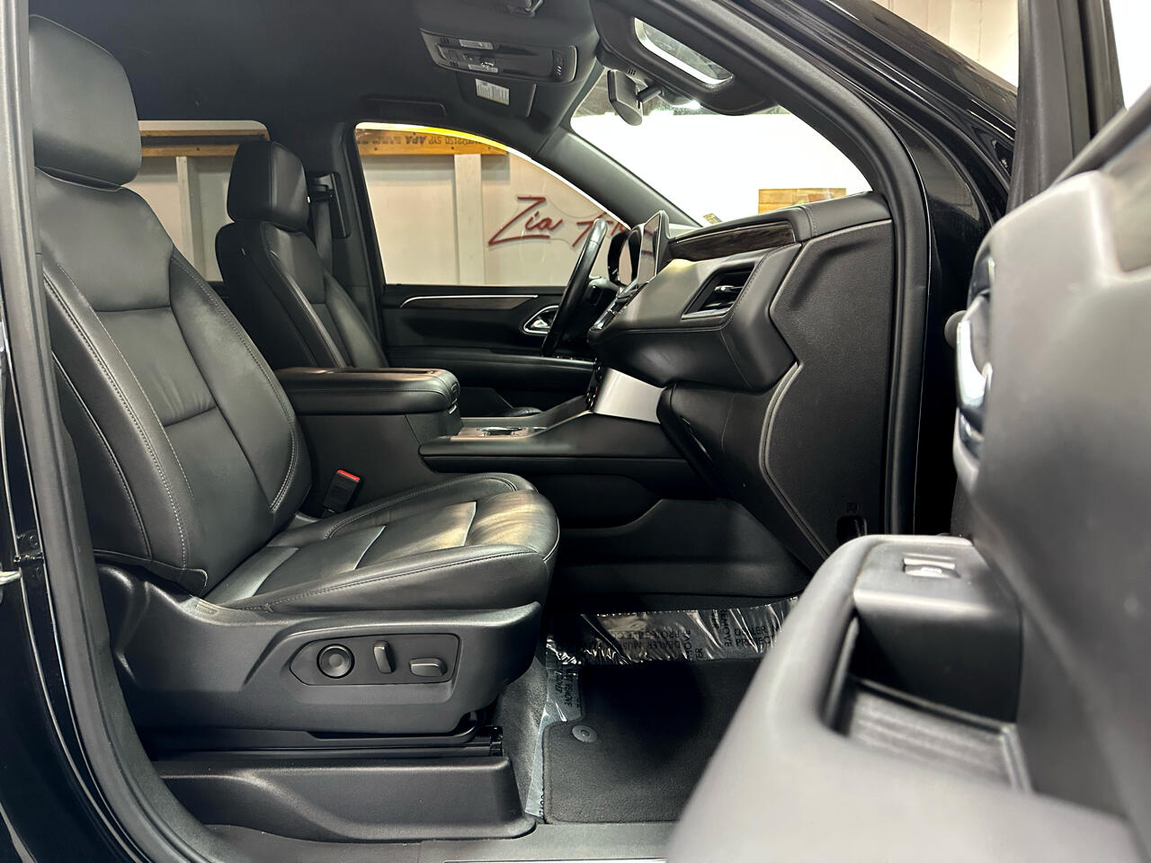 2021 Chevrolet Tahoe Z71 photo 21