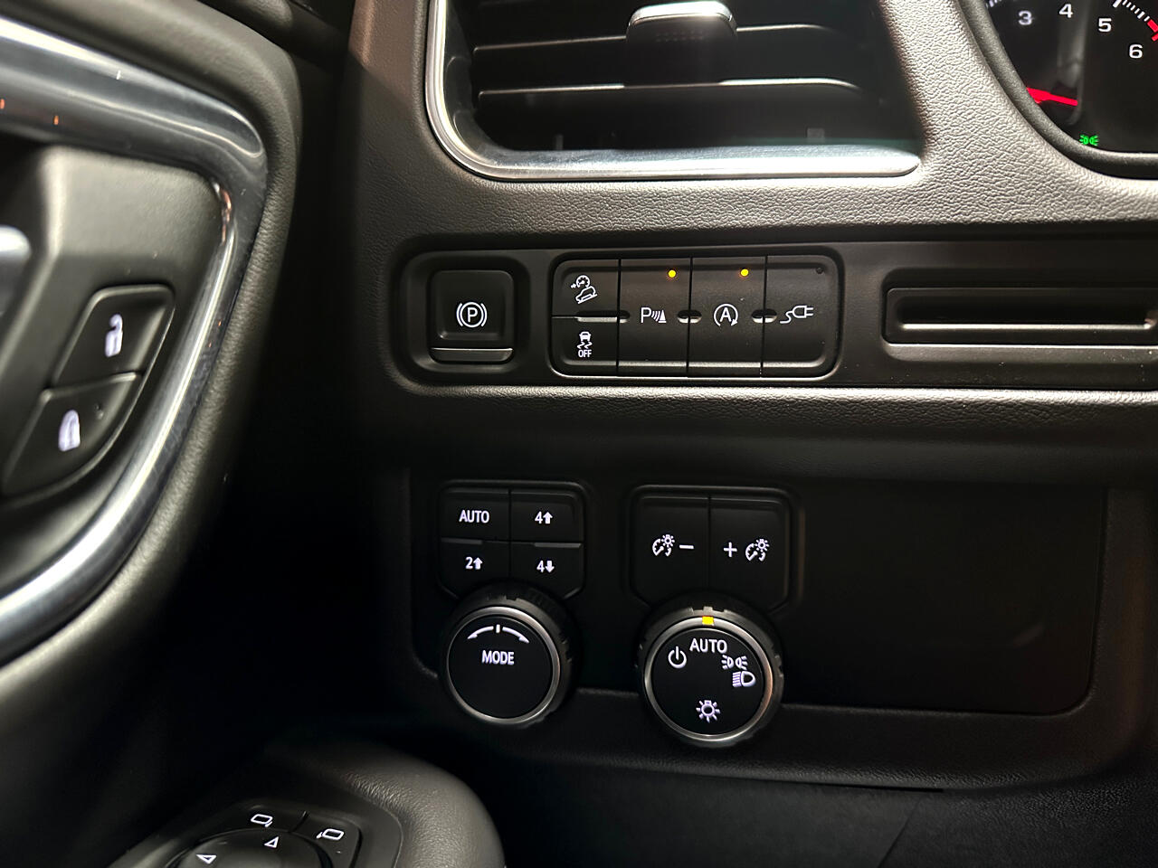 2021 Chevrolet Tahoe Z71 photo 29
