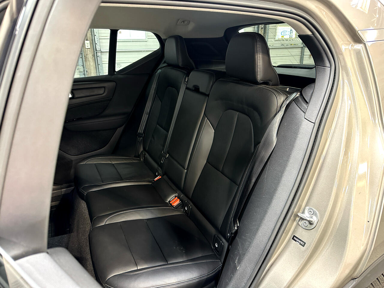 2022 Volvo XC40 Momentum photo 12