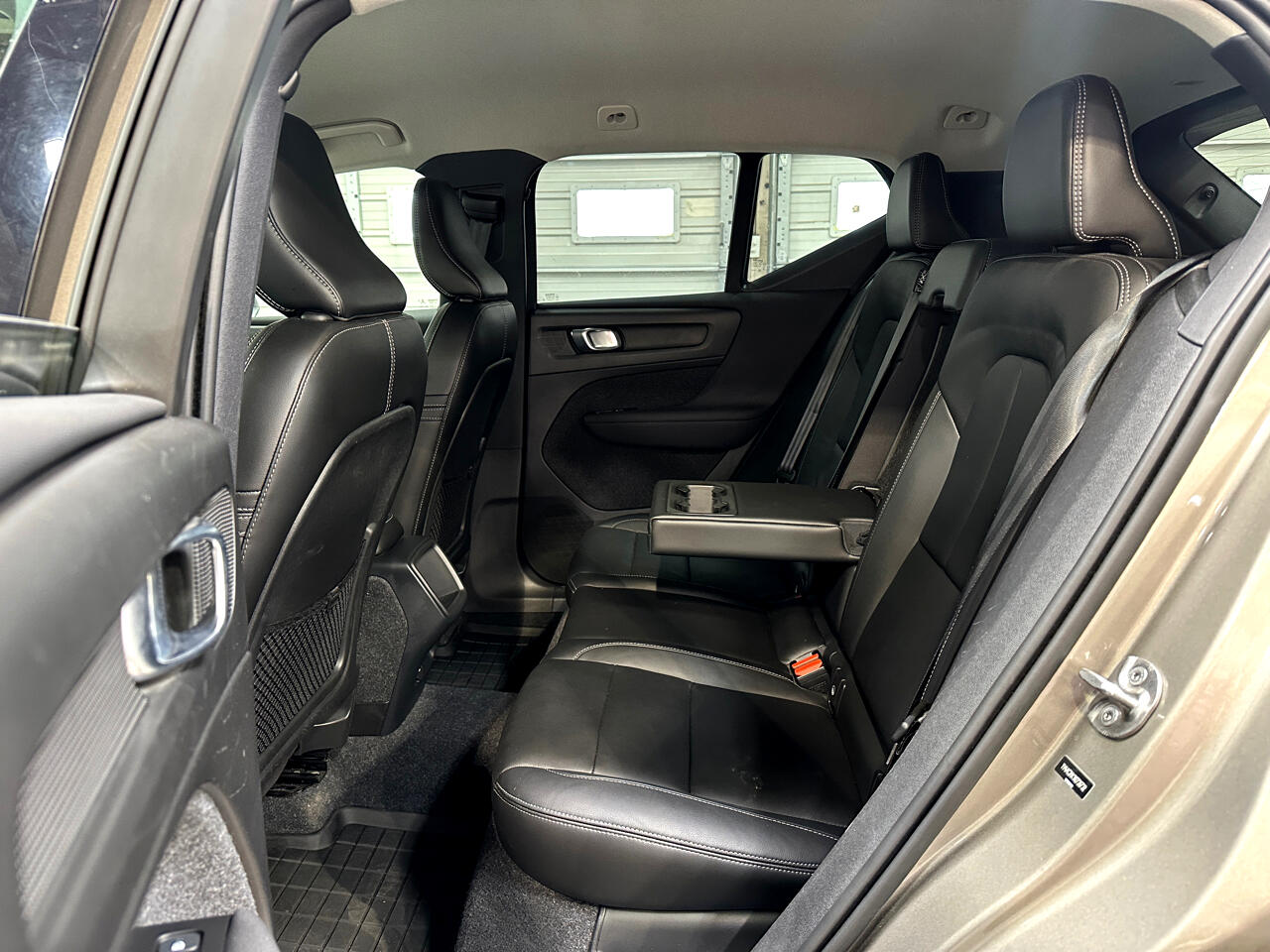 2022 Volvo XC40 Momentum photo 15