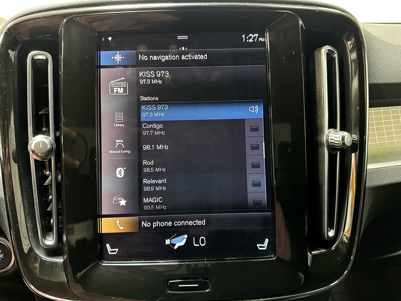 2022 Volvo XC40 Momentum photo 41
