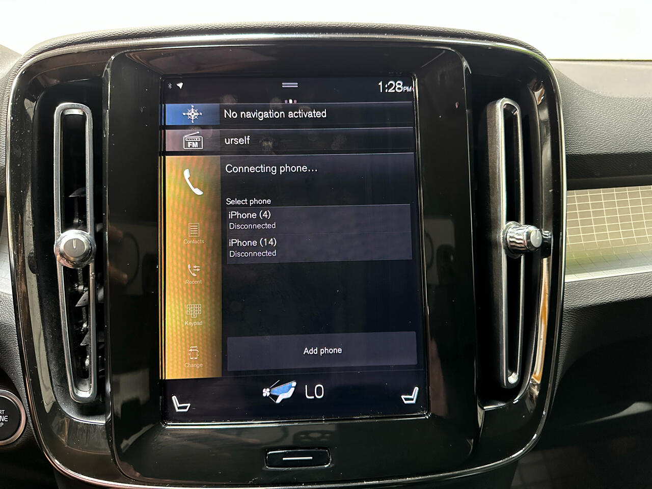 2022 Volvo XC40 Momentum photo 43