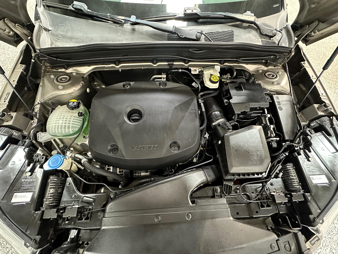 2022 Volvo XC40 Momentum photo 53