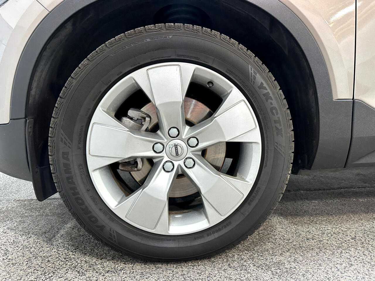 2022 Volvo XC40 Momentum photo 55