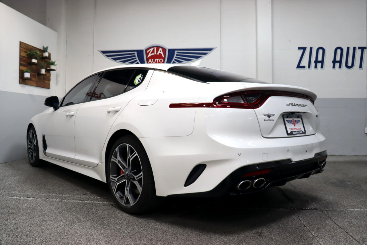2020 Kia Stinger GT photo 3