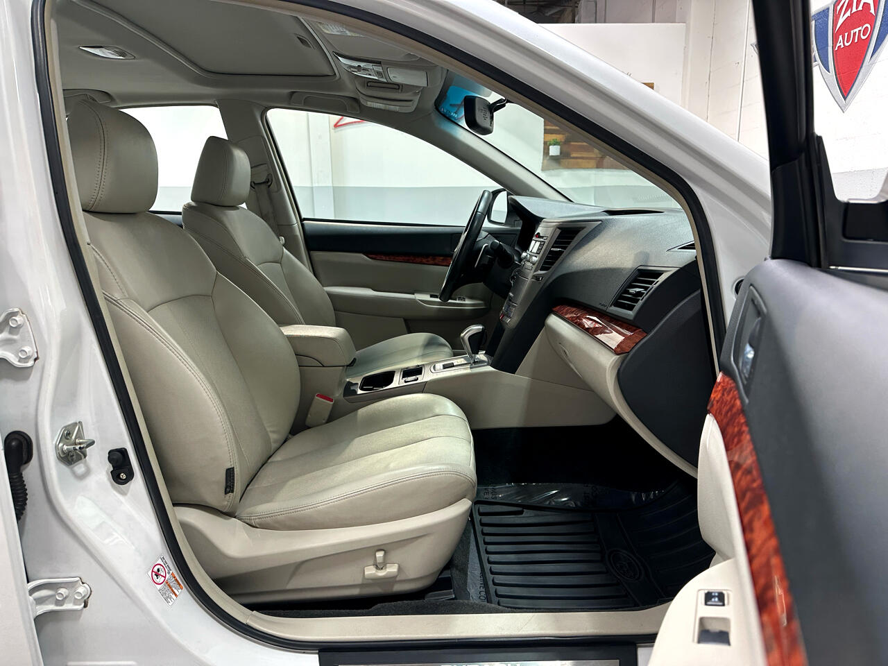 2011 Subaru Legacy 2.5i Limited photo 19