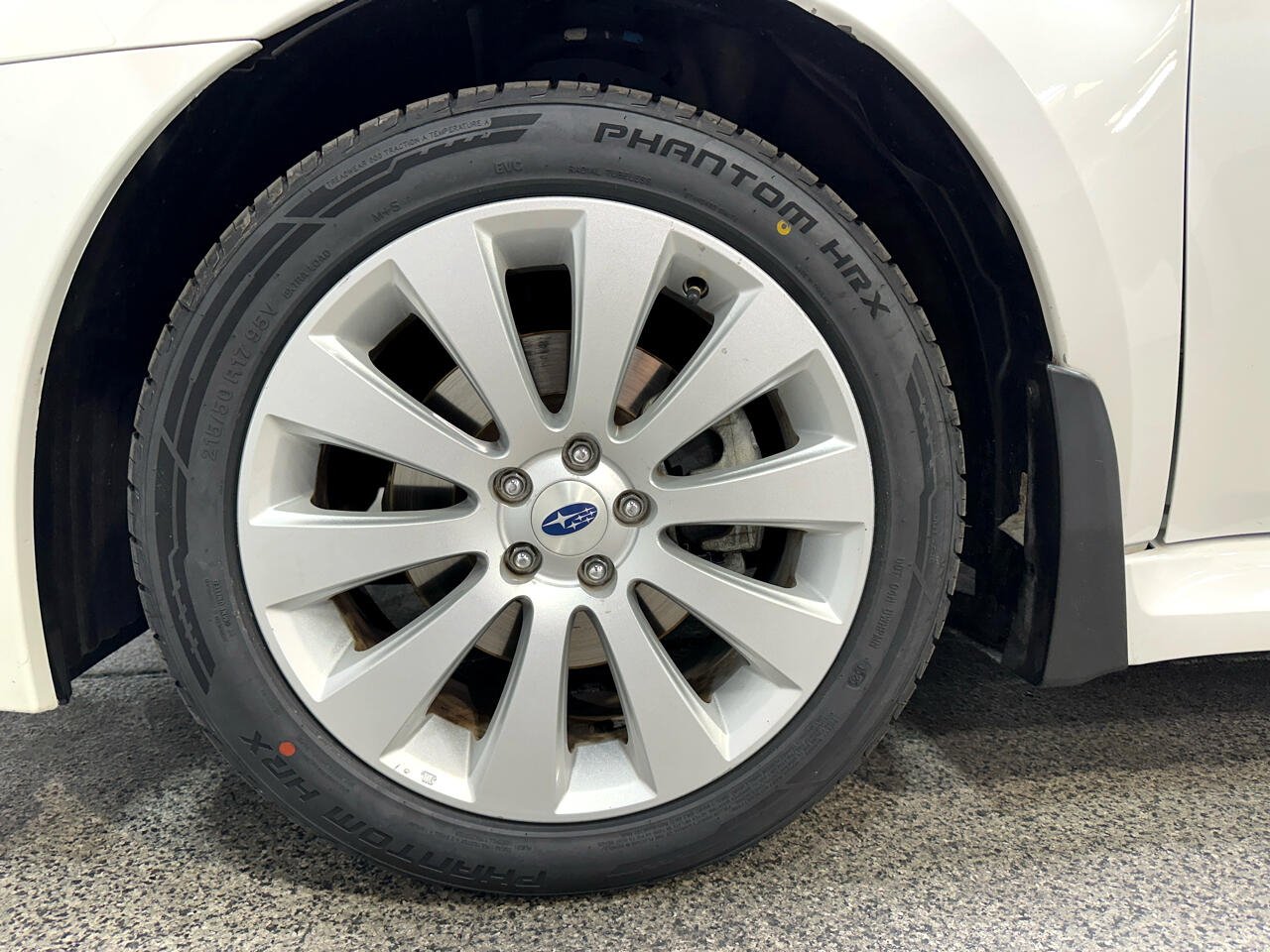 2011 Subaru Legacy 2.5i Limited photo 39