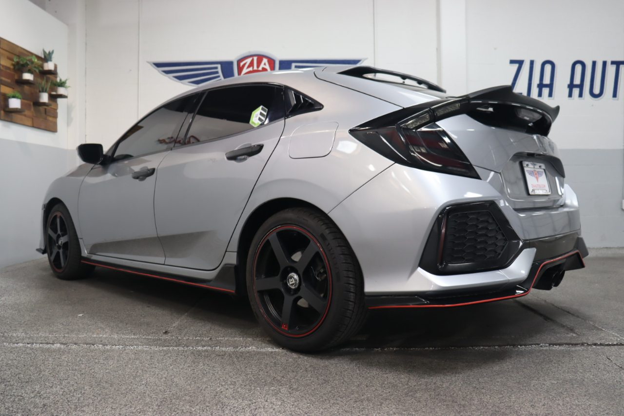 2018 Honda Civic Sport photo 3