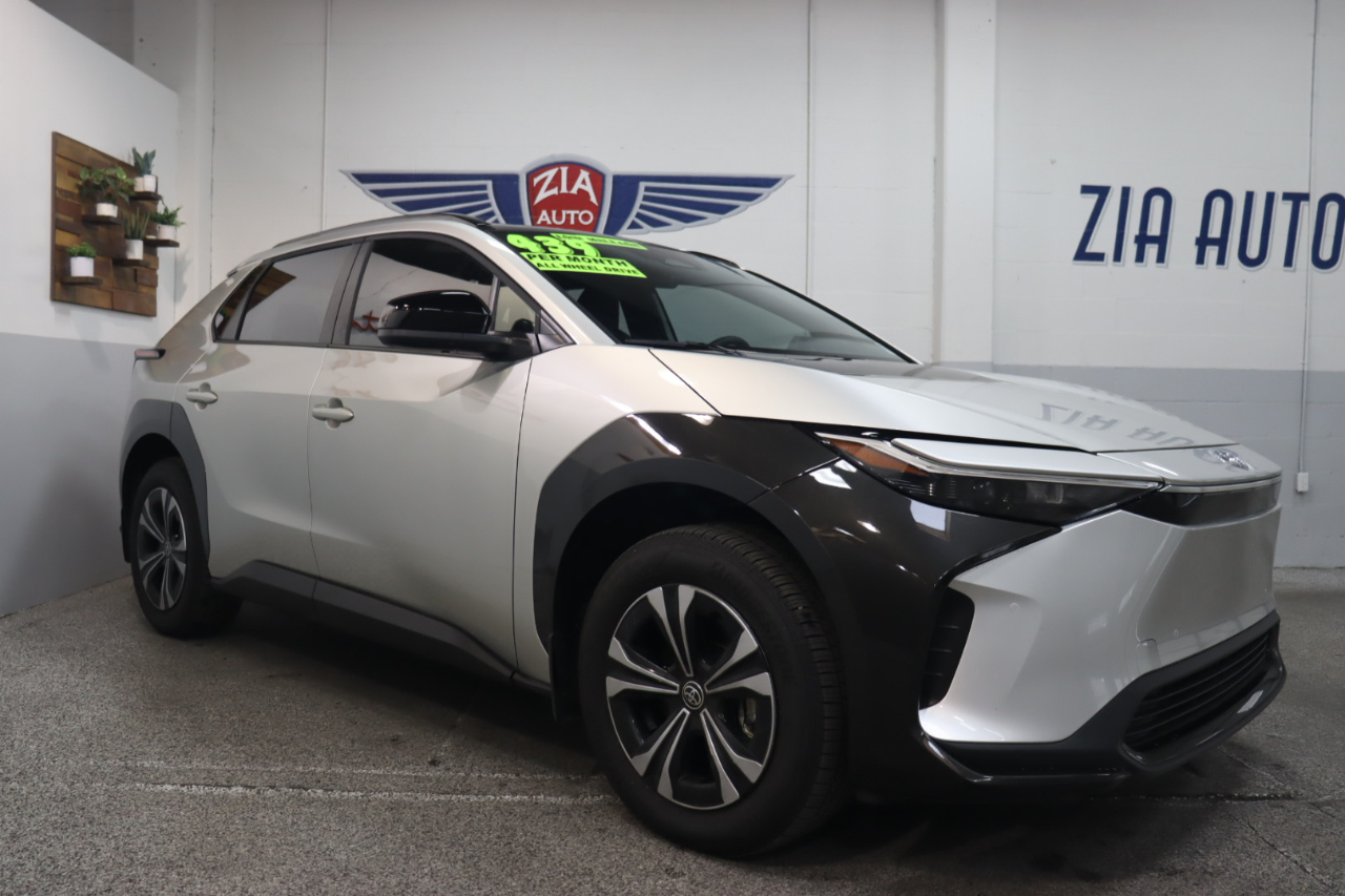 2024 Toyota bZ4X XLE photo 7