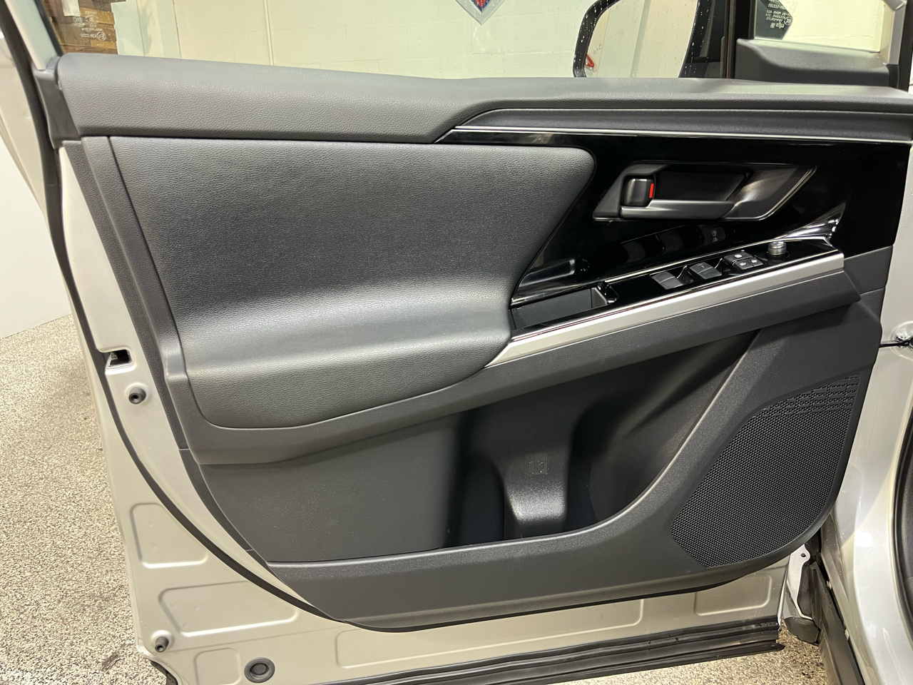 2024 Toyota bZ4X XLE photo 11