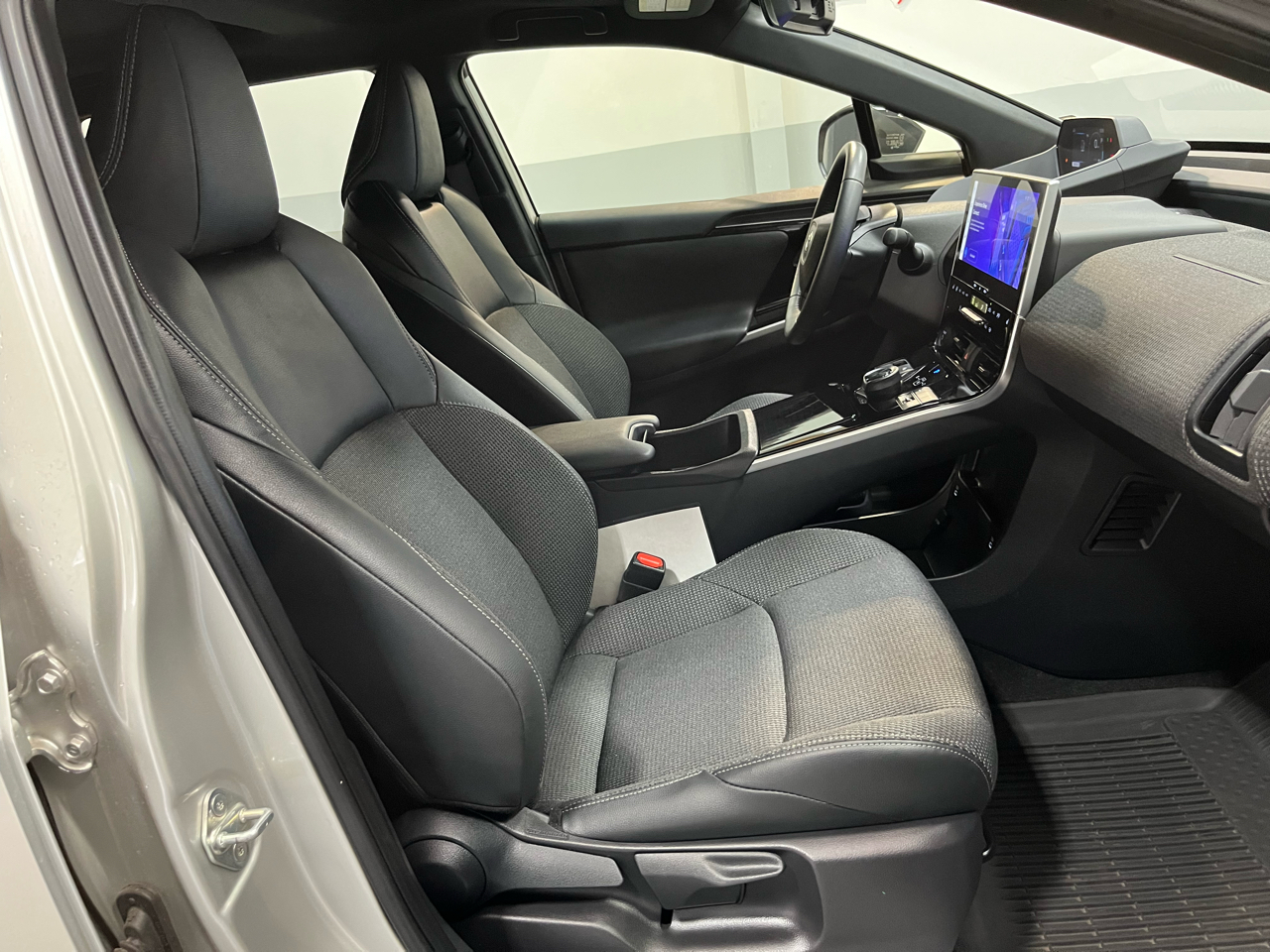 2024 Toyota bZ4X XLE photo 24