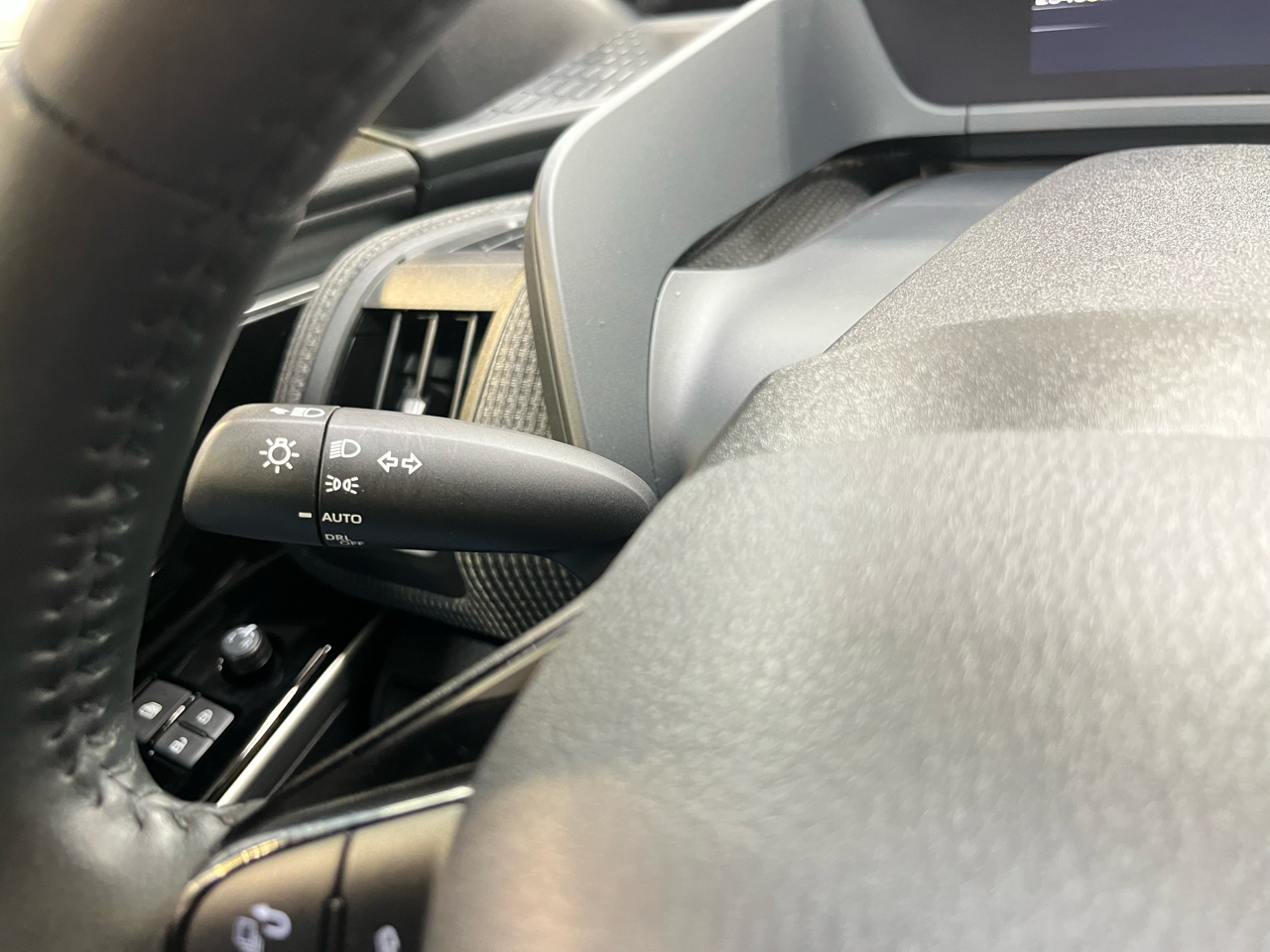 2024 Toyota bZ4X XLE photo 34