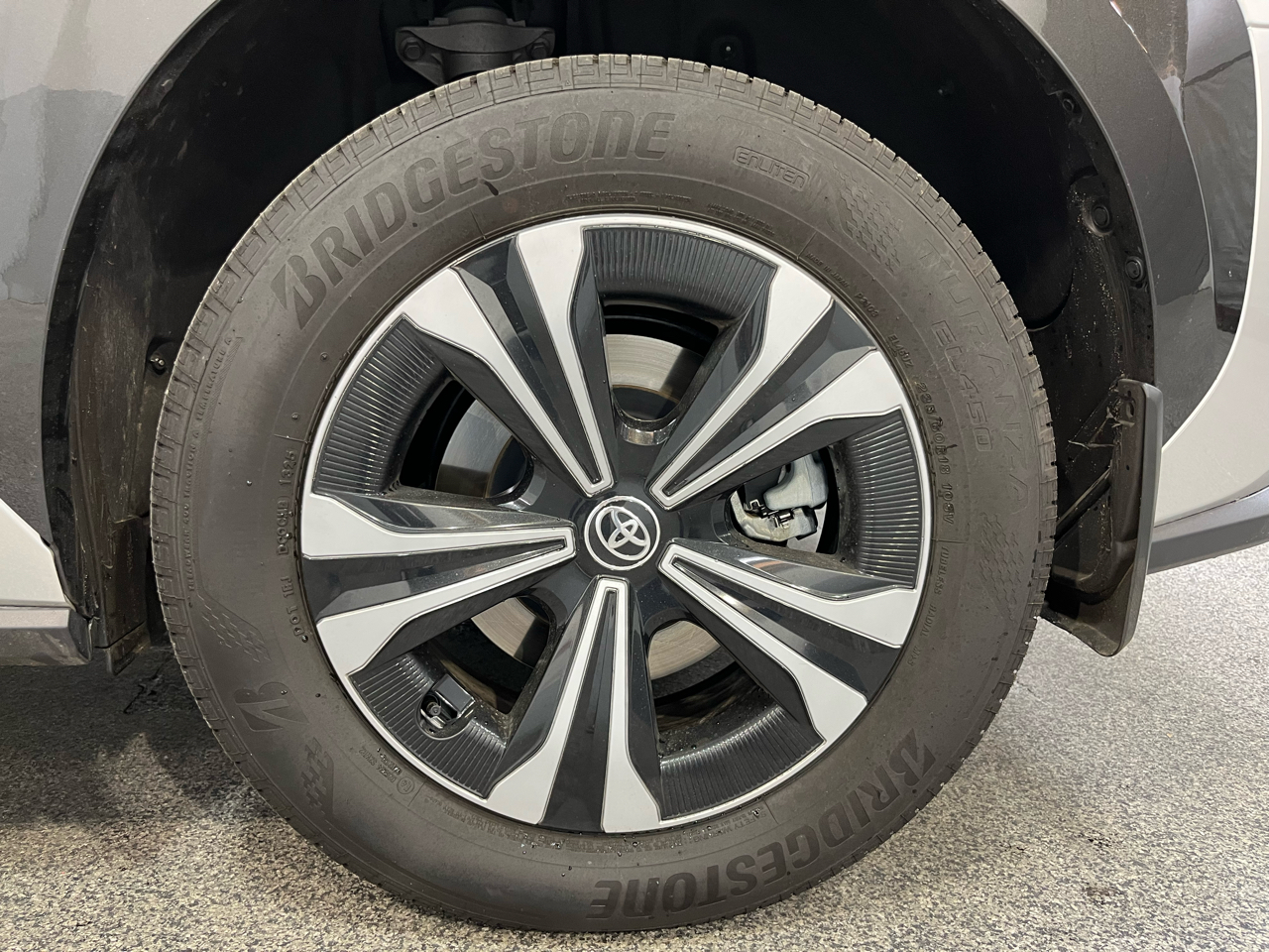 2024 Toyota bZ4X XLE photo 52