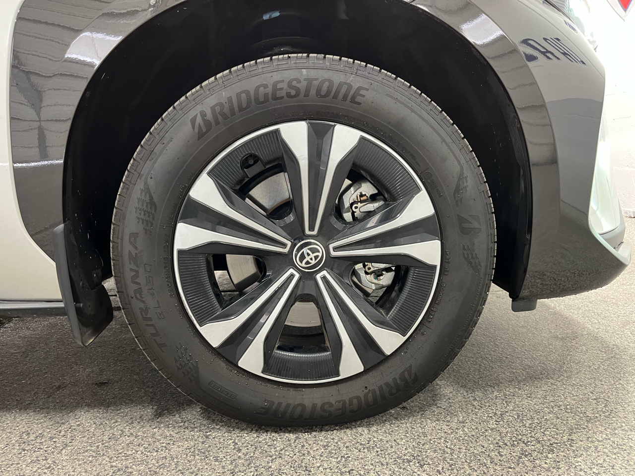 2024 Toyota bZ4X XLE photo 54