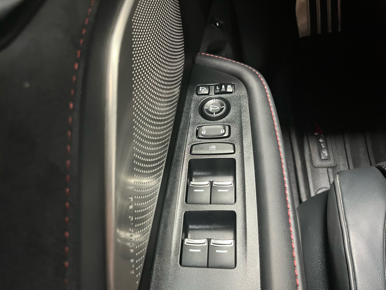2025 Acura RDX A-Spec Advance photo 28