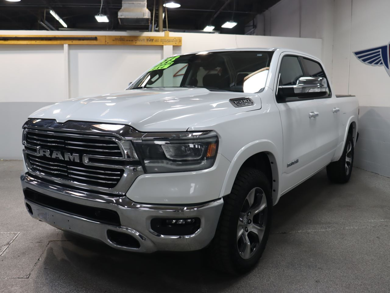 2022 RAM 1500 Laramie Crew Cab 5'7" Box