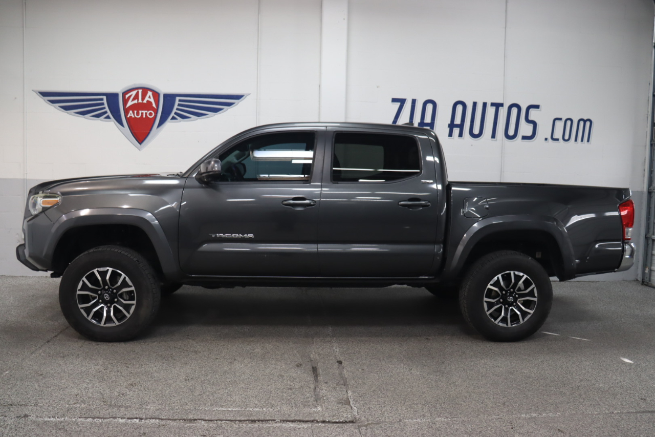 2016 Toyota Tacoma SR5 V6 Double Cab photo 2