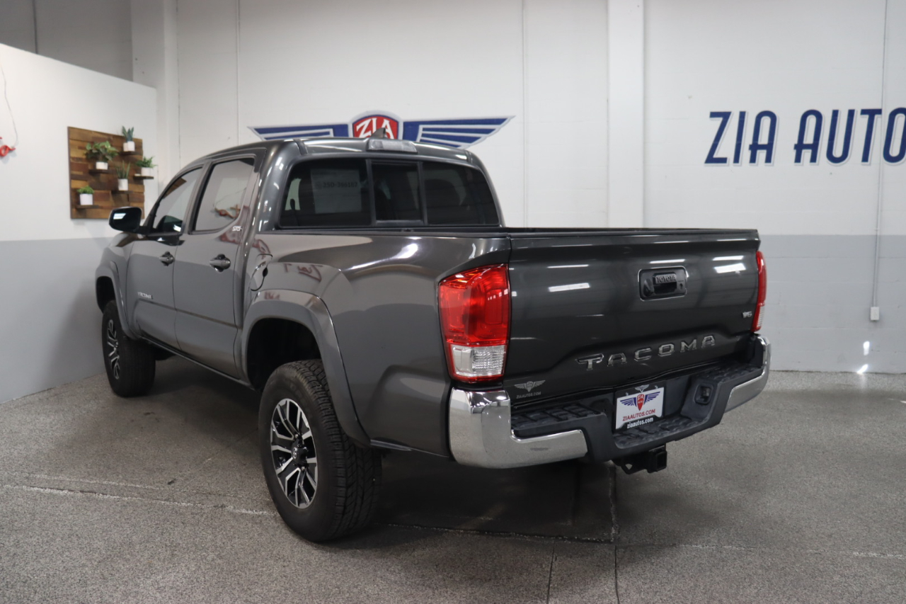 2016 Toyota Tacoma SR5 V6 Double Cab photo 3