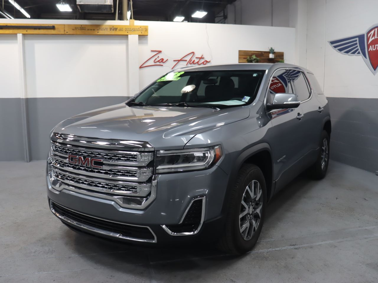 2021 GMC Acadia SLE's photo