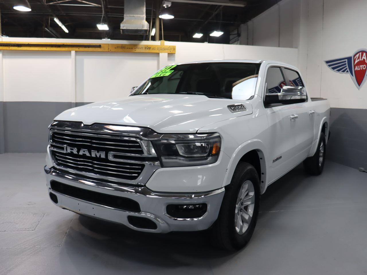 2022 RAM 1500 Laramie 4x4 Crew Cab 5'7's photo