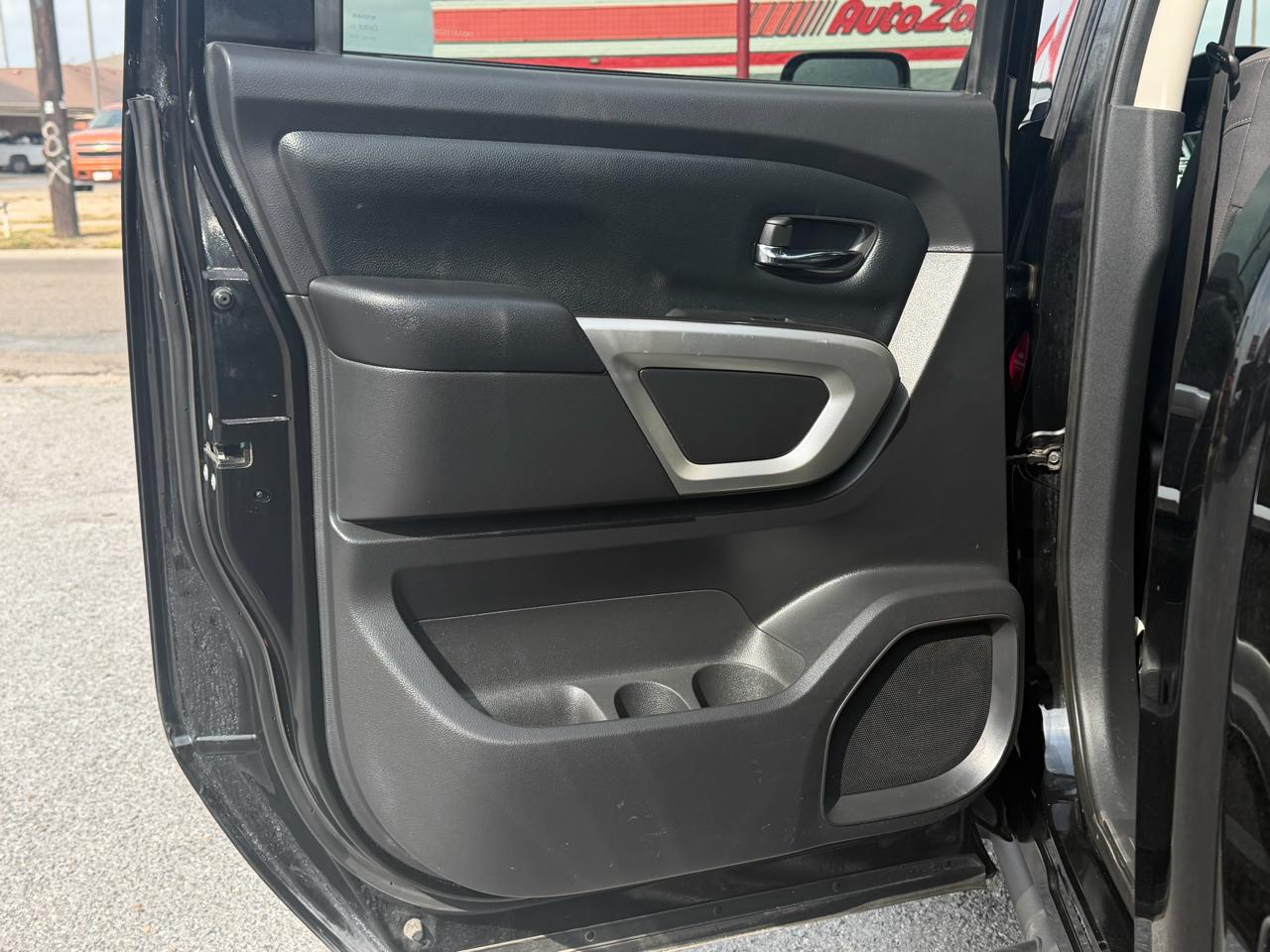 Nissan Titan 4x2 Crew Cab SV 2021