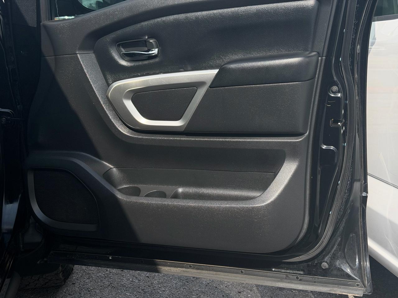 Nissan Titan 4x2 Crew Cab SV 2021