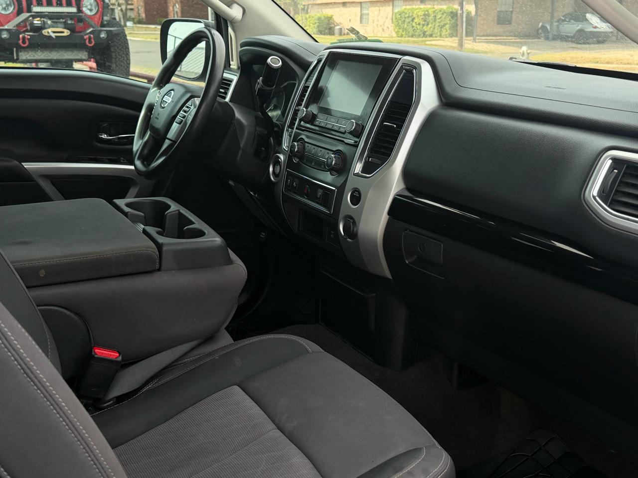 Nissan Titan 4x2 Crew Cab SV 2021