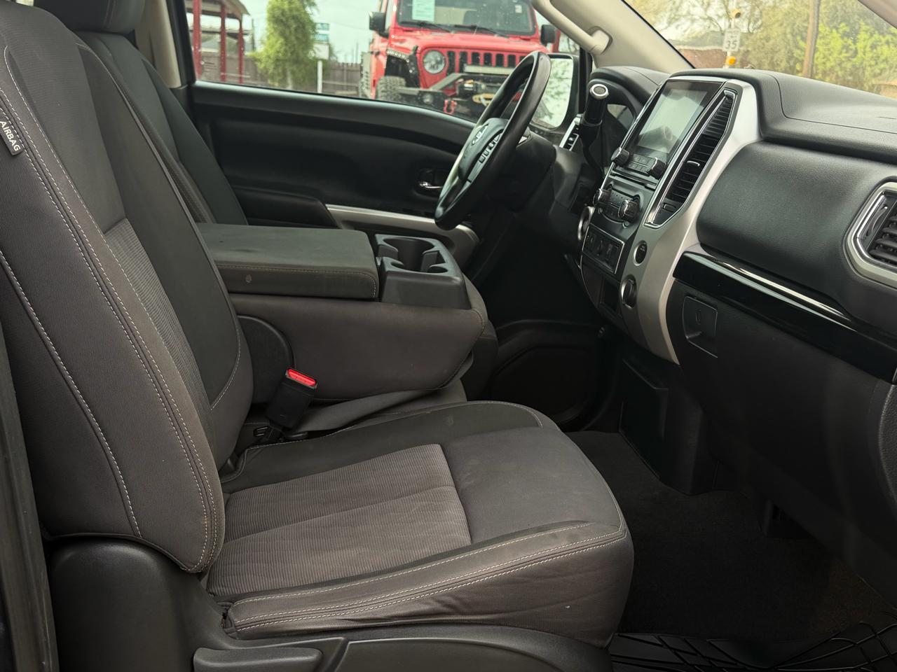 Nissan Titan 4x2 Crew Cab SV 2021