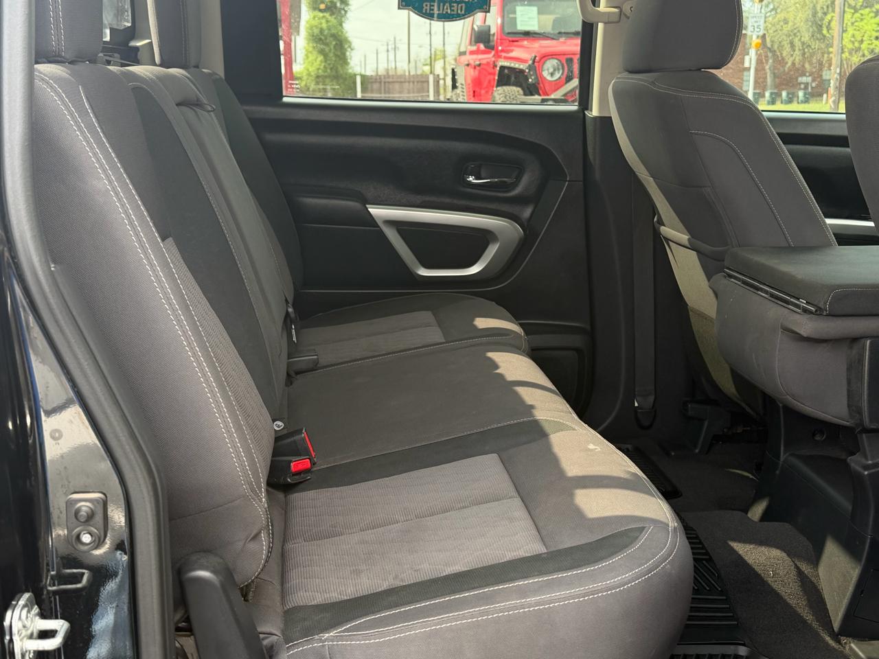 Nissan Titan 4x2 Crew Cab SV 2021